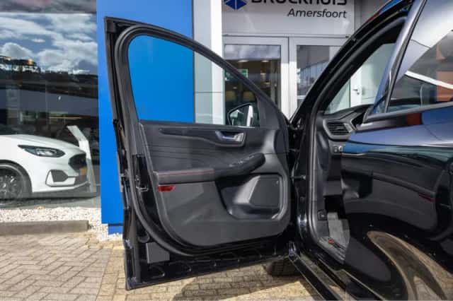 Ford Kuga (2023) thumbnail 22
