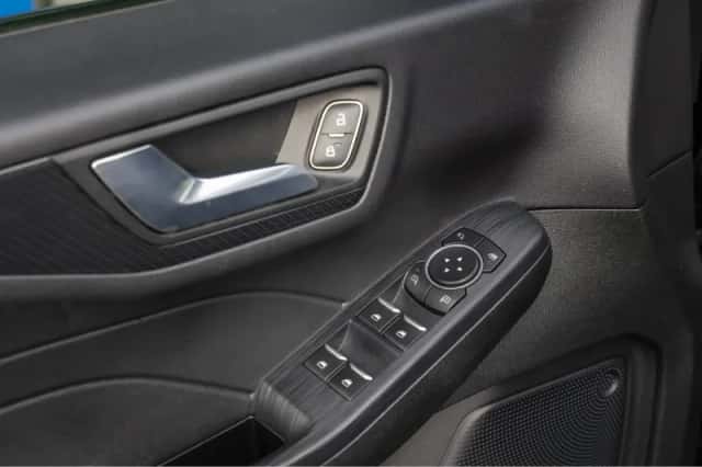 Ford Kuga (2023) thumbnail 23