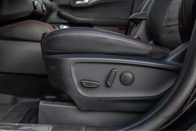 Ford Kuga (2023) thumbnail 25