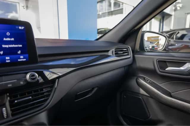 Ford Kuga (2023) thumbnail 37