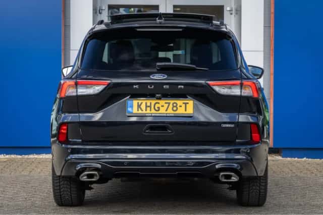 Ford Kuga (2023) thumbnail 5