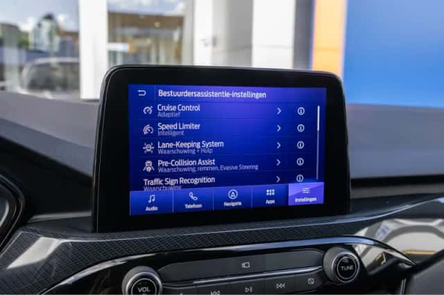Ford Kuga (2023) thumbnail 47