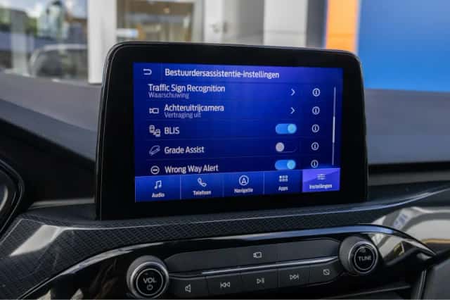 Ford Kuga (2023) thumbnail 48