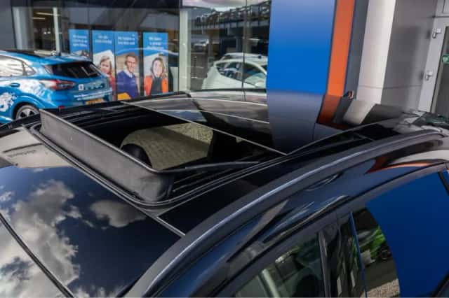Ford Kuga (2023) thumbnail 7