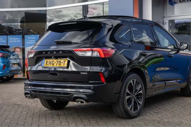 Ford Kuga (2023) thumbnail 8