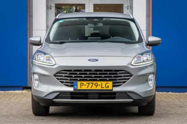 Ford Kuga (2022) thumbnail 3