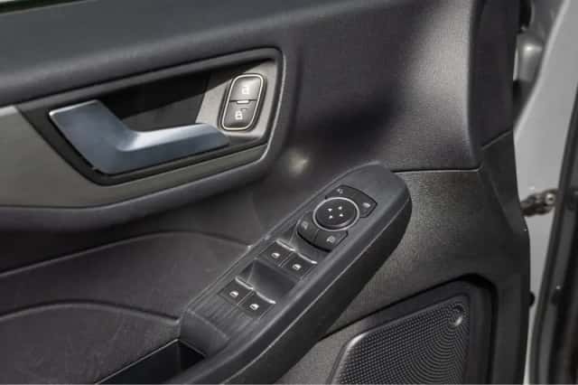 Ford Kuga (2022) thumbnail 21