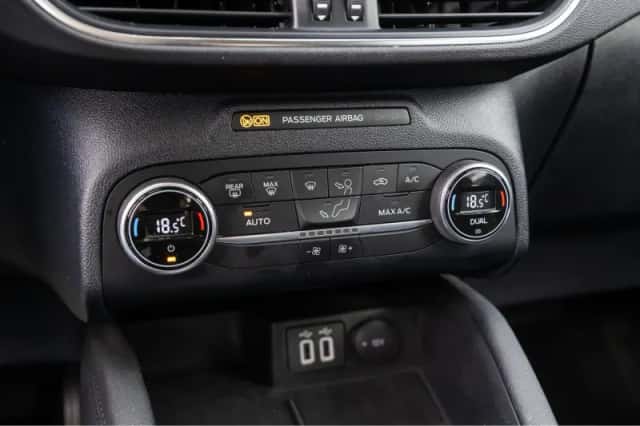 Ford Kuga (2022) thumbnail 35