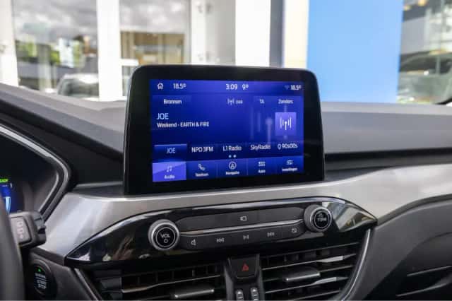 Ford Kuga (2022) thumbnail 37
