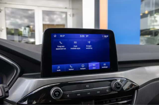 Ford Kuga (2022) thumbnail 39