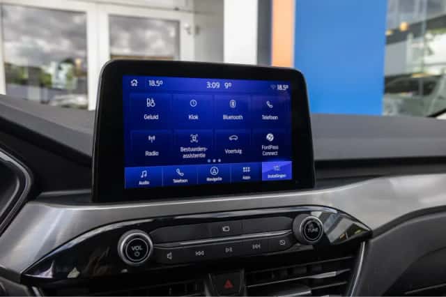 Ford Kuga (2022) thumbnail 40