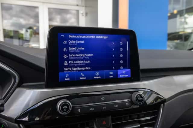 Ford Kuga (2022) thumbnail 43