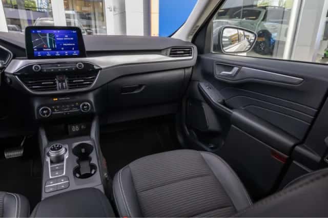 Ford Kuga (2022) thumbnail 47