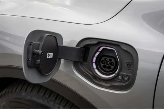Ford Kuga (2022) thumbnail 9