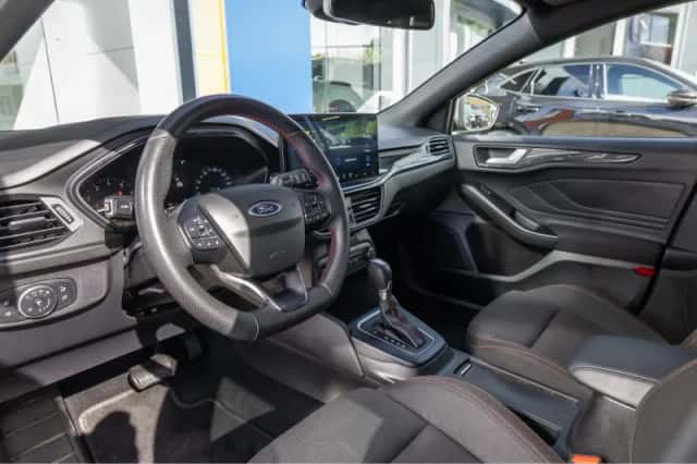 Ford Focus (2023) thumbnail 2