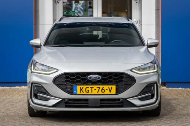 Ford Focus (2023) thumbnail 3
