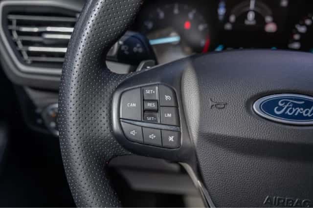 Ford Focus (2023) thumbnail 25