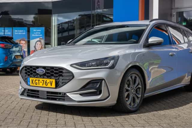 Ford Focus (2023) thumbnail 4