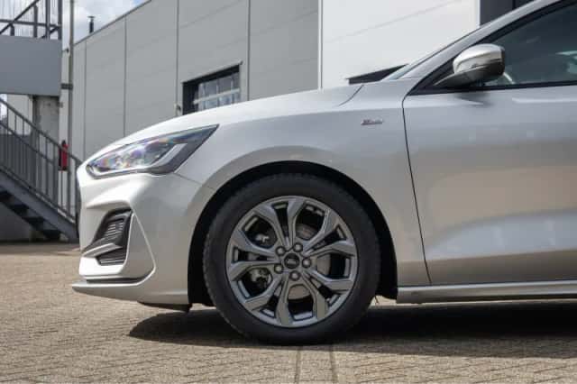 Ford Focus (2023) thumbnail 9