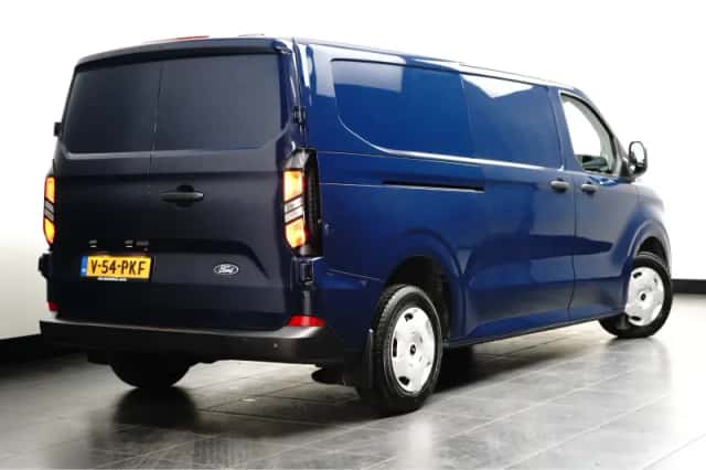 Ford Transit Custom (2024) thumbnail 4