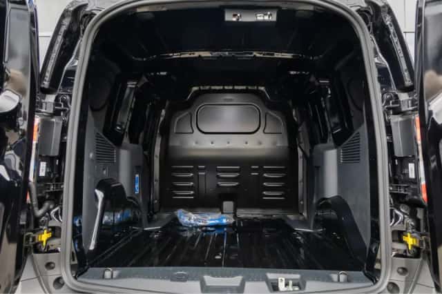 Ford E-Transit Cour. (2026) thumbnail 11