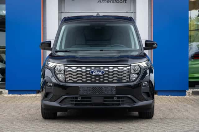 Ford E-Transit Cour. (2026) thumbnail 3