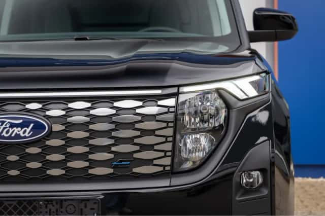 Ford E-Transit Cour. (2026) thumbnail 4