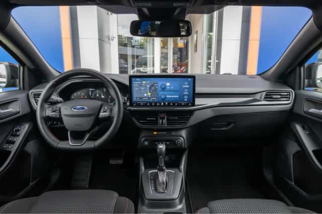 Ford Focus (2022) thumbnail 11