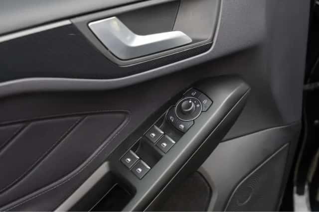 Ford Focus (2022) thumbnail 21