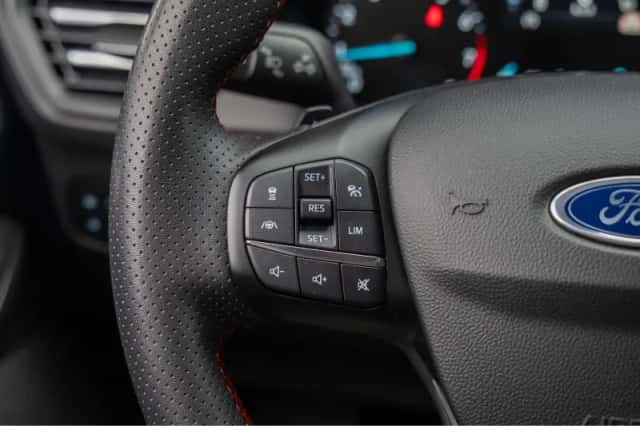 Ford Focus (2022) thumbnail 26