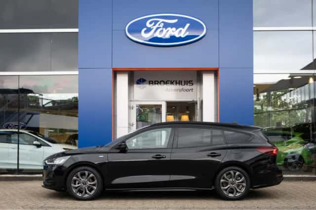 Ford Focus (2022) thumbnail 5