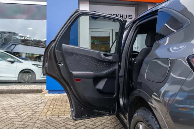 Ford Kuga (2021) thumbnail 21