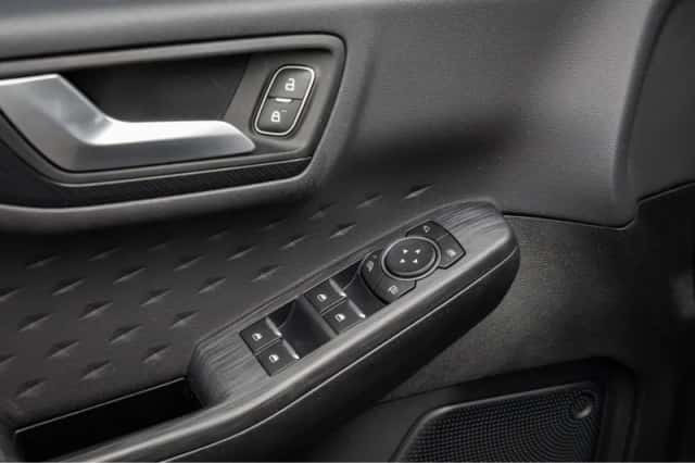 Ford Kuga (2021) thumbnail 23
