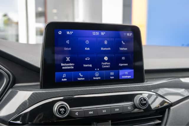 Ford Kuga (2021) thumbnail 39