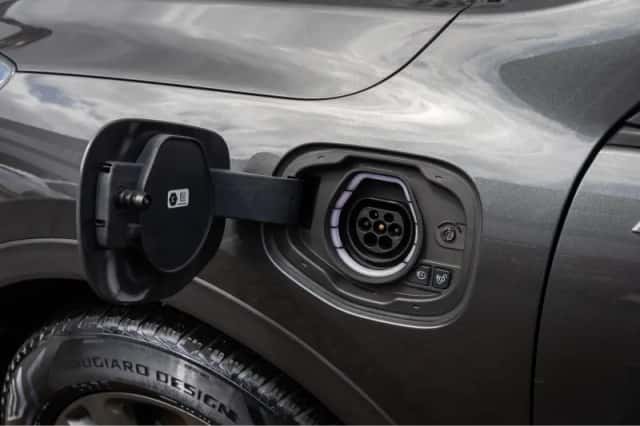 Ford Kuga (2021) thumbnail 10