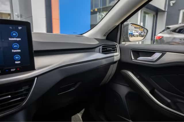 Ford Focus (2023) thumbnail 23