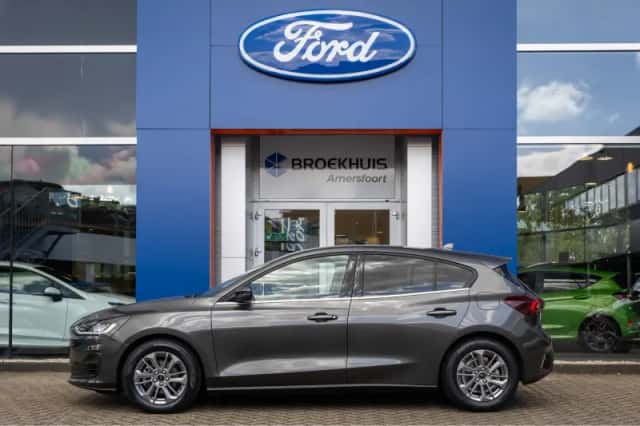 Ford Focus (2023) thumbnail 6