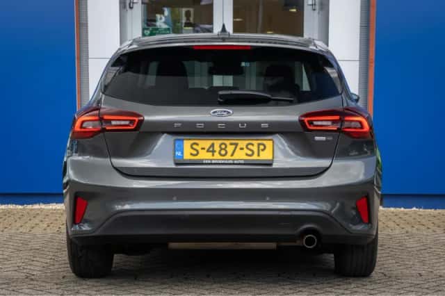 Ford Focus (2023) thumbnail 8