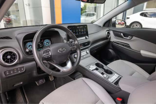 Hyundai Kona (2021) thumbnail 2