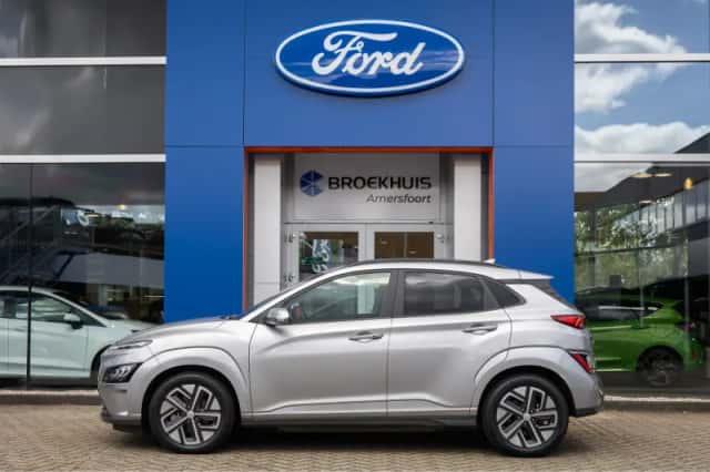 Hyundai Kona (2021) thumbnail 4