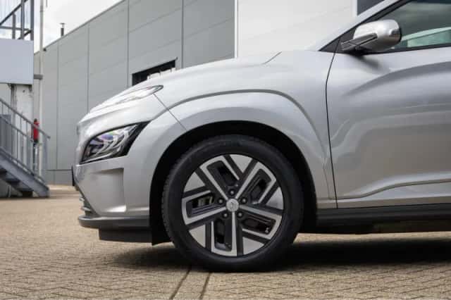 Hyundai Kona (2021) thumbnail 10