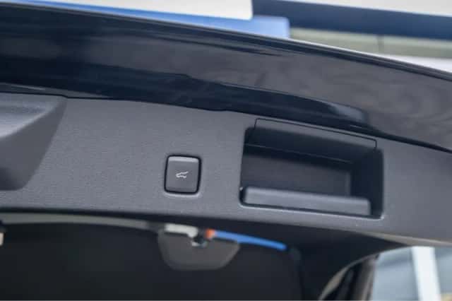 Ford Kuga (2022) thumbnail 23