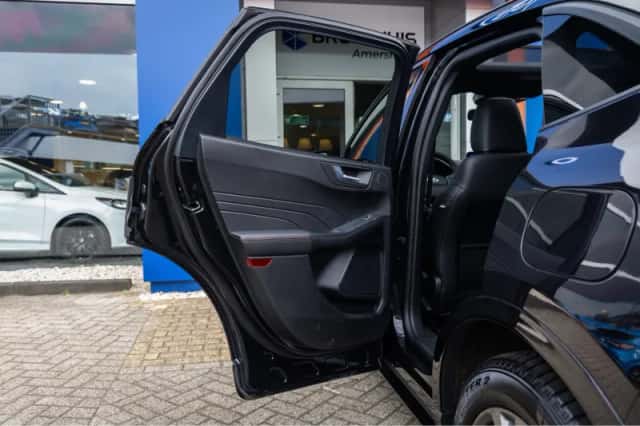 Ford Kuga (2022) thumbnail 24