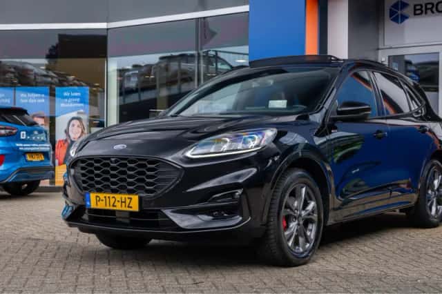 Ford Kuga (2022) thumbnail 4