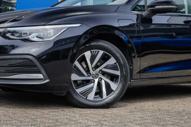 Volkswagen Golf (2021) thumbnail 11
