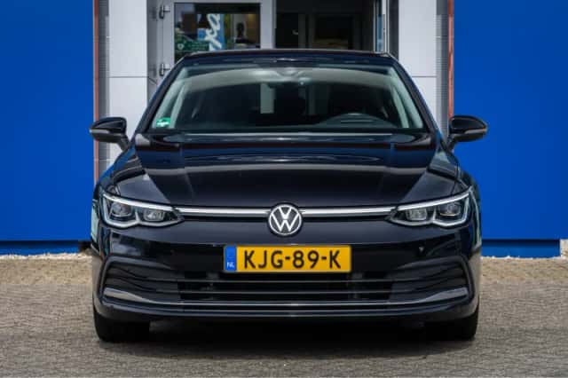Volkswagen Golf (2021) thumbnail 3