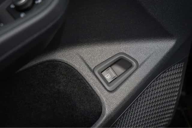 Volkswagen Golf (2021) thumbnail 23