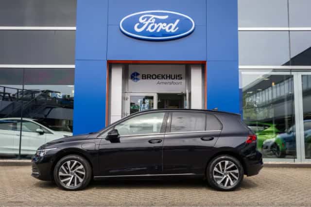 Volkswagen Golf (2021) thumbnail 4