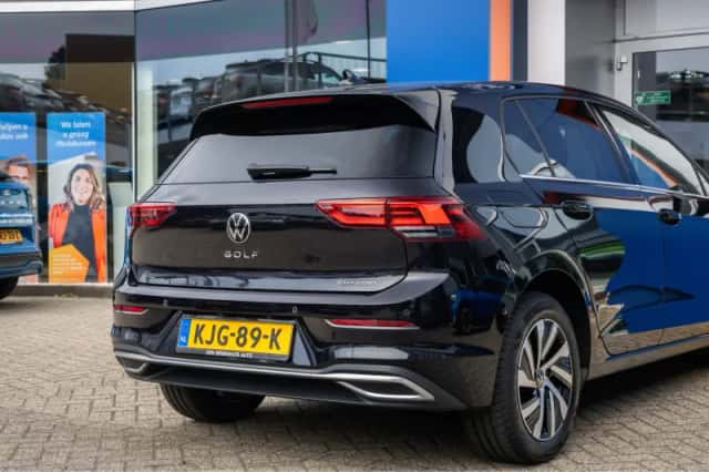 Volkswagen Golf (2021) thumbnail 6