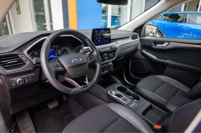 Ford Kuga (2021) thumbnail 2